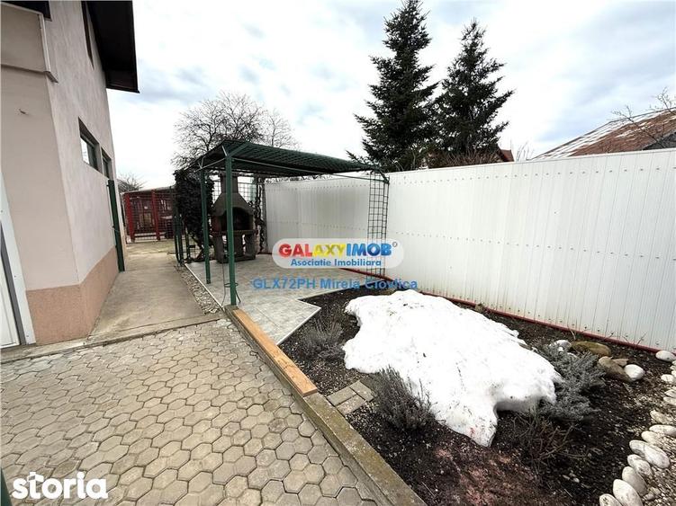Casă cu 4 camere cu Teren 985 Mp în Central
