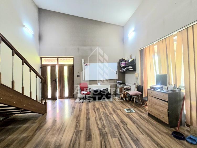 Casă individuală cu 8 camere cu Canalizare în Mehala