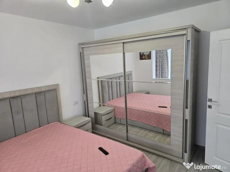 Ofer spre inchiriere apartament cu 3 camere - 1