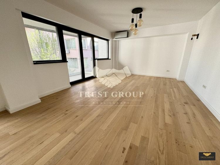 Apartament cu 3 camere decomandat în Polonă