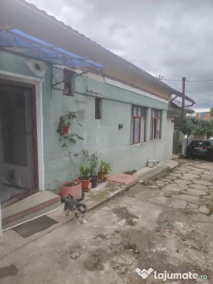 Casă cu 5 camere în Iris