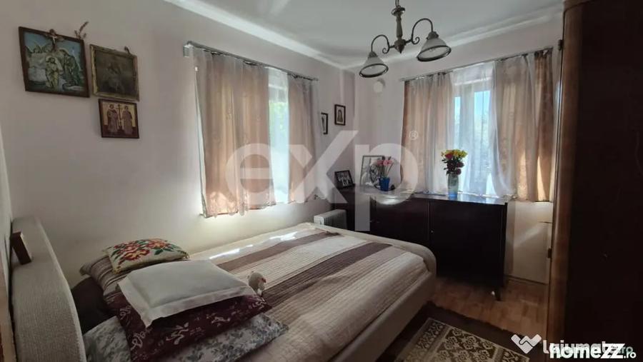 Casă cu 5 camere cu Teren 1005 Mp în Băjești