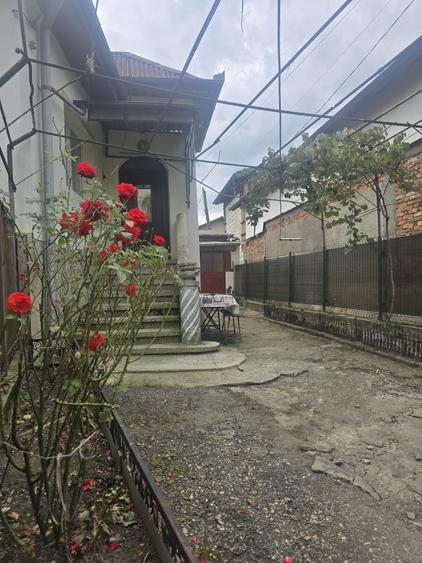 Casă cu 3 camere în Central