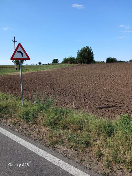 Teren de 1300 mp, în Măriuța