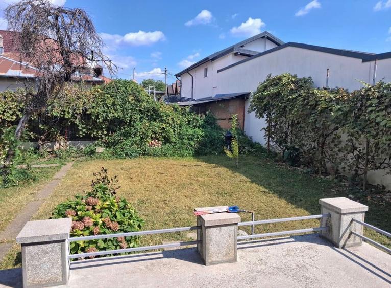 Casă individuală cu 2 camere cu Teren 303 Mp în Câmpina