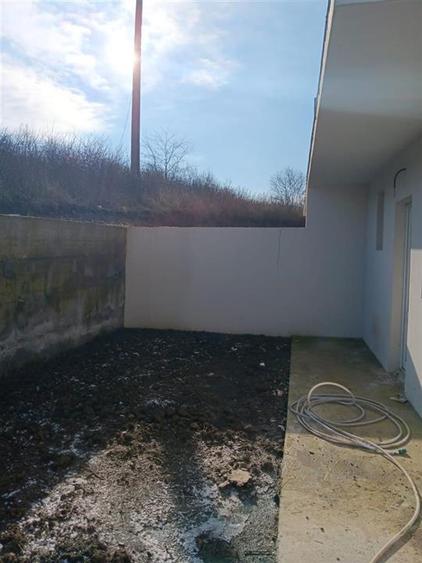 Casă cu 4 camere cu Teren 200 Mp în Vișani