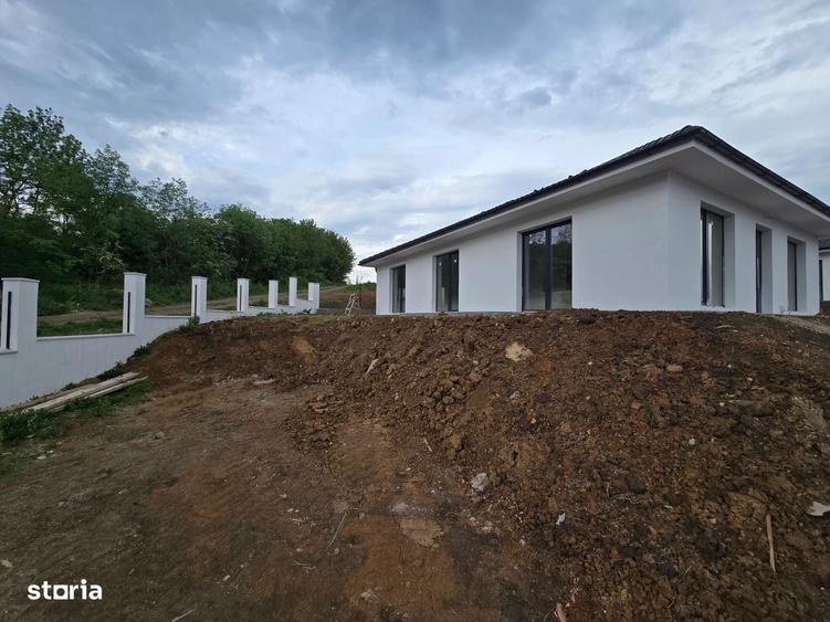 Casă cu 4 camere cu Teren 500 Mp în Unirii