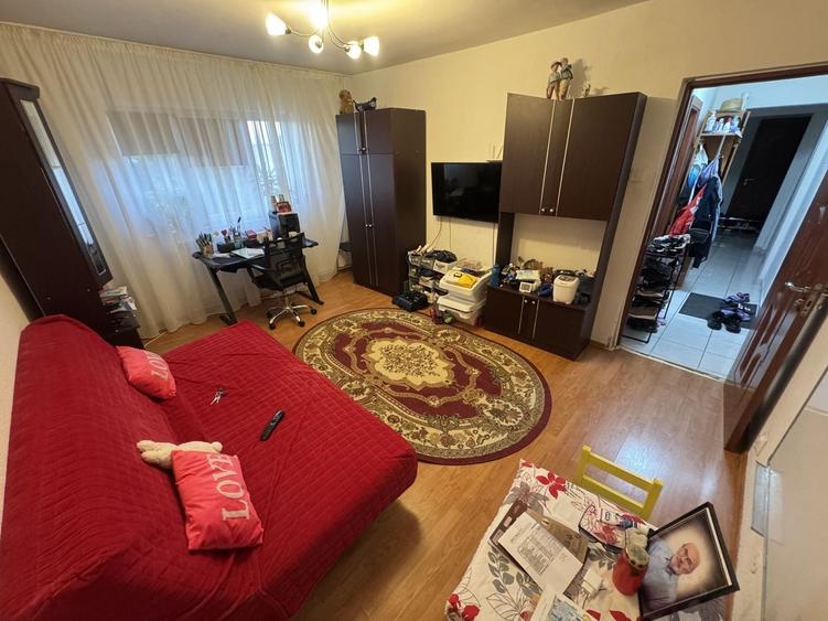 Apartament cu 3 camere decomandat, mobilat în Inel II