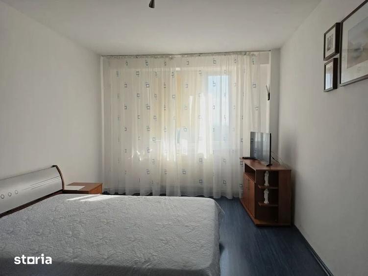 Apartament cu 3 camere decomandat în Astra
