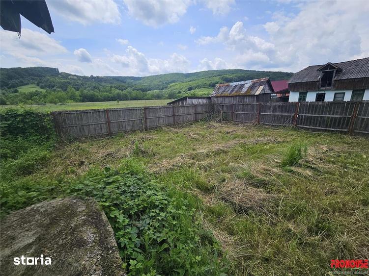 Casă cu 2 camere cu Teren 300 Mp în Mărgineni