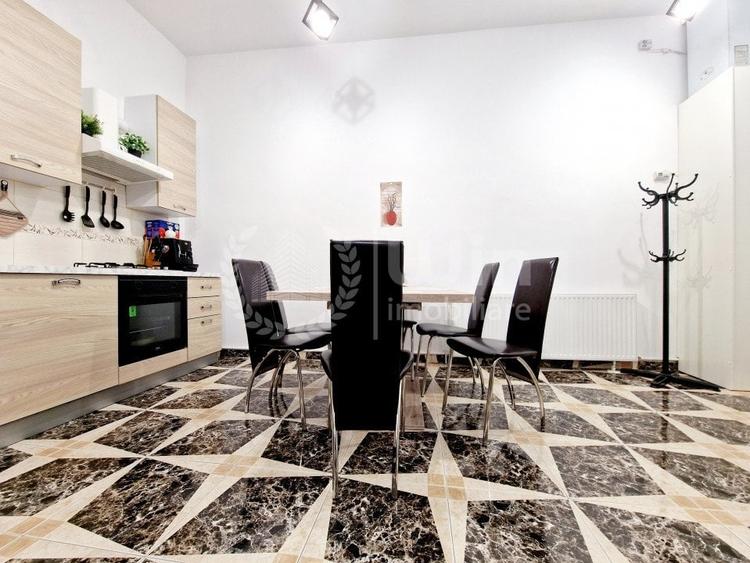 Apartament cu 3 camere semidecomandat, mobilat în Central