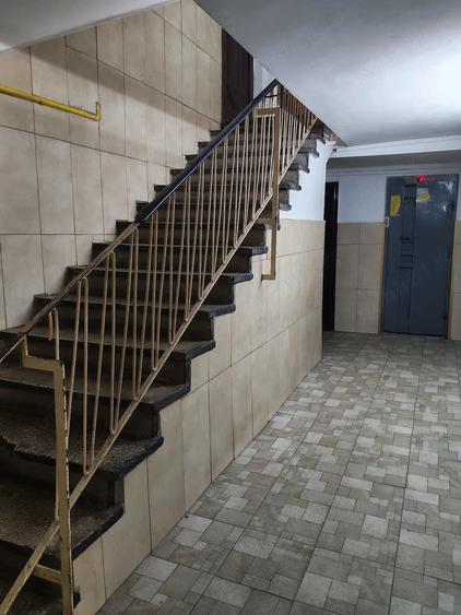 Apartament cu 2 camere semidecomandat în Tei
