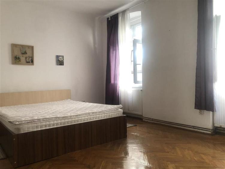 Apartament cu 2 camere nedecomandat, mobilat în Centrul Istoric