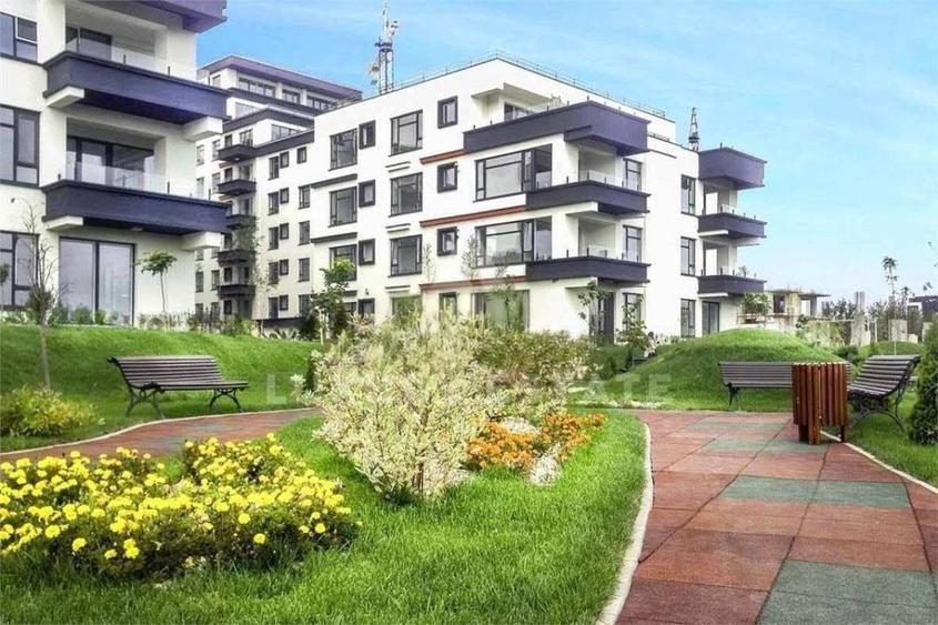 Apartament cu 4 camere decomandat, mobilat în Barbu Văcărescu