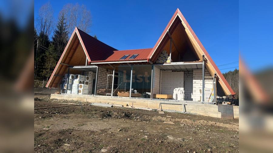 Casă individuală cu 5 camere cu Teren 673 Mp în Lepșa