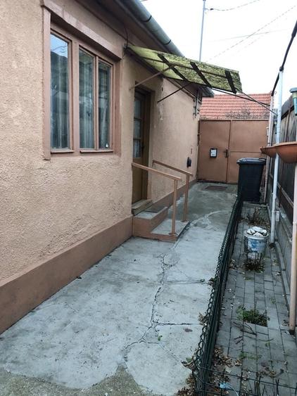 Casă cu 2 camere cu Teren 485 Mp în Iosia