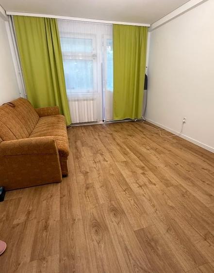 Apartament cu 2 camere semidecomandat, mobilat în Central