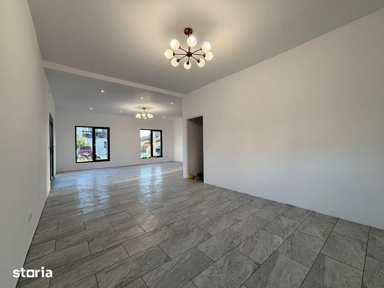 Casă cu 3 camere cu Teren 500 Mp în Zimandu Nou