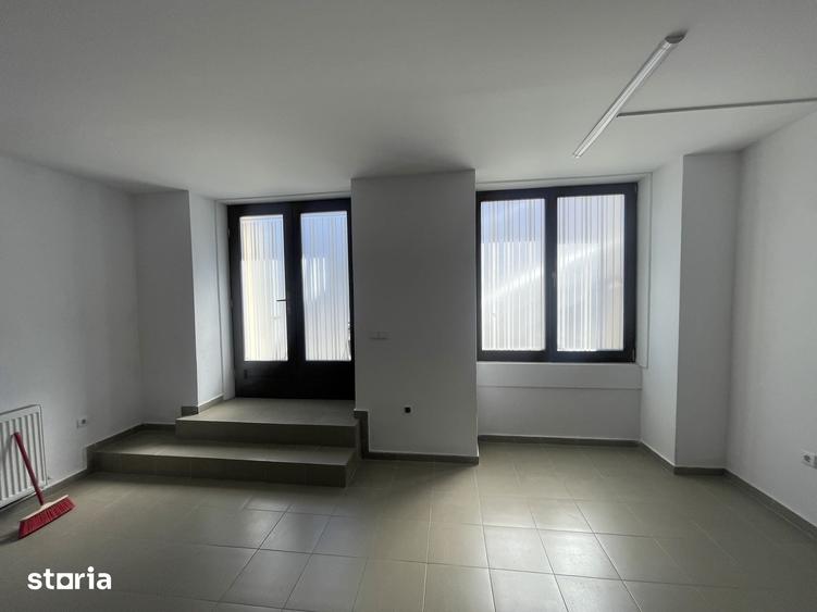 Spațiu comercial, de 85 mp, în Central