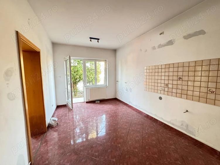 Casă cu 1 camere cu Teren 2000 Mp în Lipovei