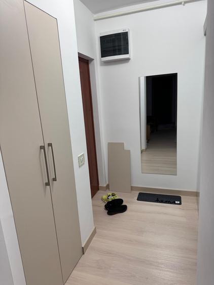 Apartament cu 2 camere semidecomandat în Tomis III