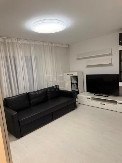 Apartament cu 3 camere decomandat, mobilat în Berceni