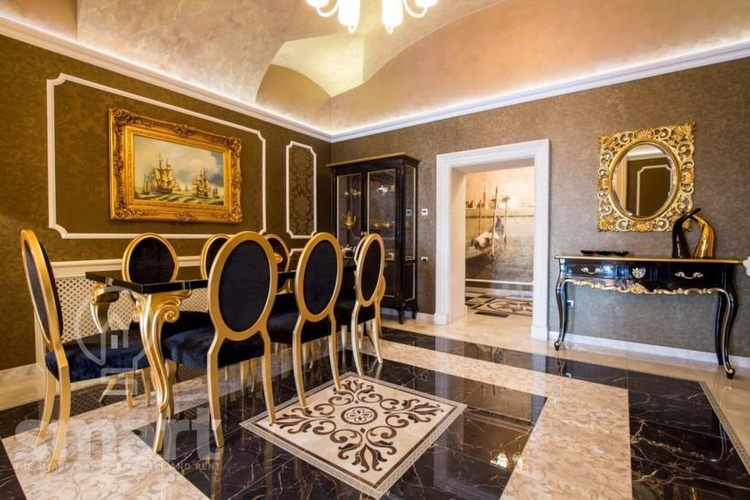 Apartament cu 3 camere semidecomandat, mobilat în Central