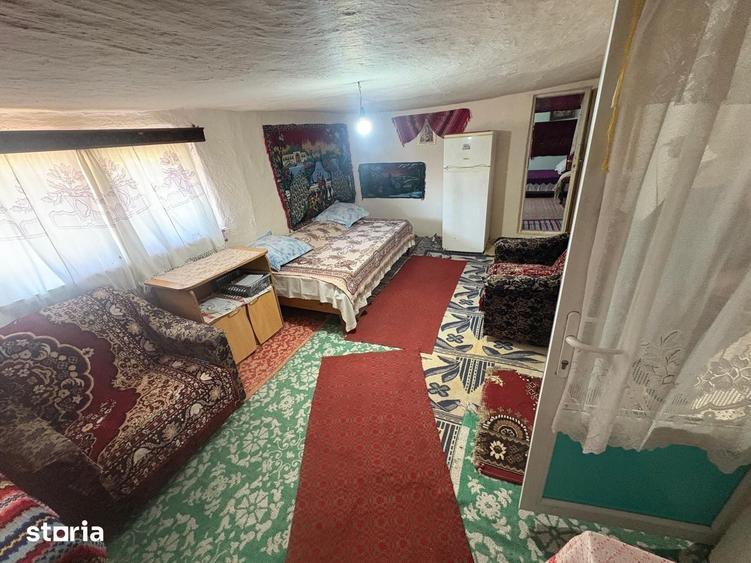Casă cu 6 camere cu Teren 826 Mp în Fundeni