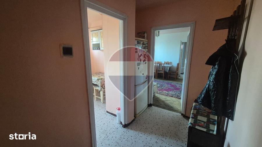 Apartament cu 2 camere semidecomandat în Central