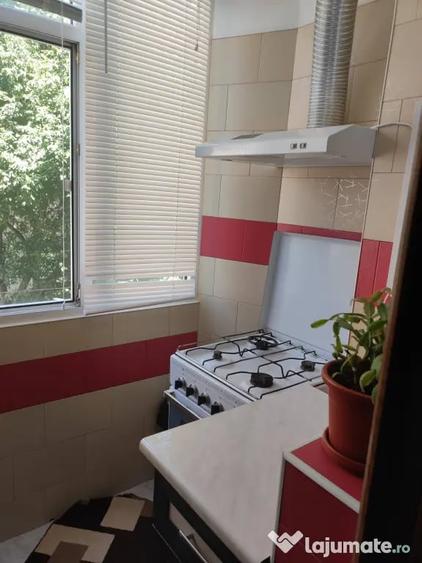 Ofer spre inchiriere un apartament cu o camera, zona Buzaului - 1