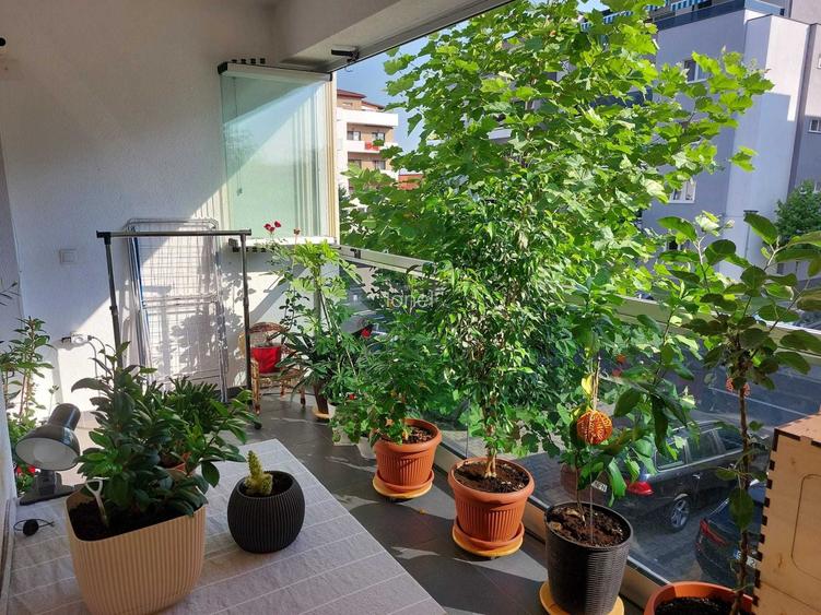 Proprietar vand apartament 3 camere 72 mp, Kogalniceanu, terasa inchisa, 2 locuri de parcare (optional)