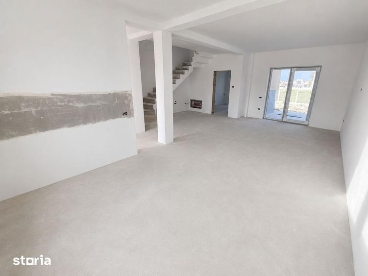 Casă cu 4 camere cu Teren 287 Mp în Moșnița Nouă
