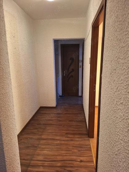 Apartament cu 3 camere decomandat în Sud