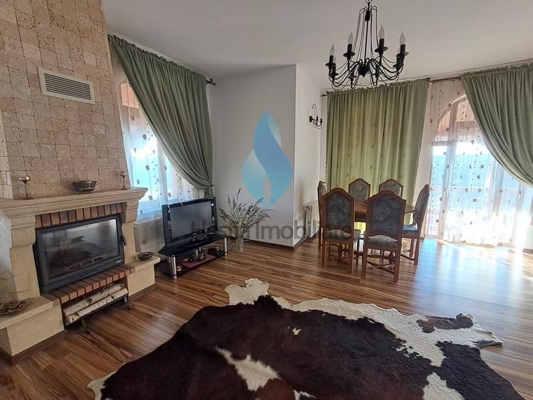 Casă cu 7 camere cu Canalizare în Bucium