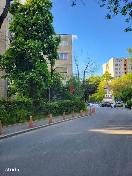 Apartament cu 4 camere semidecomandat, mobilat în Berceni