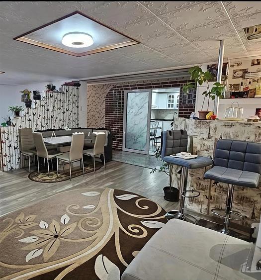 Casă cu 4 camere cu Teren 10 Mp în Exterior Vest