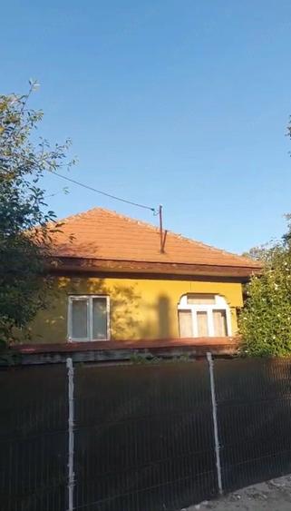 Casă cu 3 camere cu Teren 700 Mp în Vierșani
