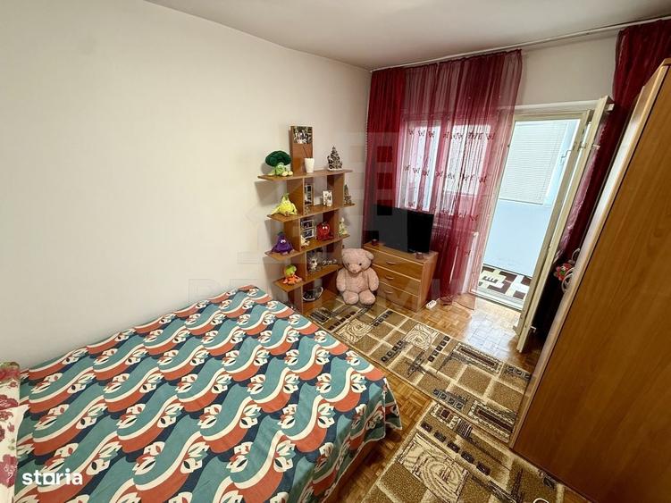 Apartament cu 2 camere semidecomandat în Craiovița Nouă
