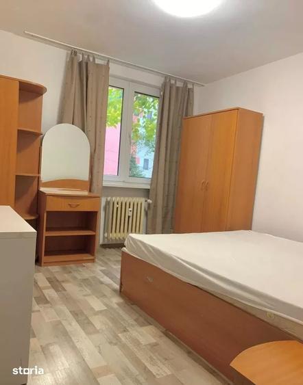 Apartament cu 3 camere semidecomandat în Tei — fotografia 2