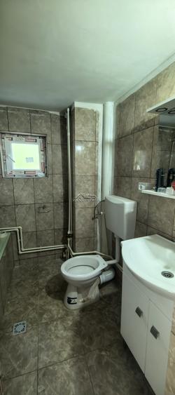 Casă individuală cu 3 camere cu Canalizare în Central