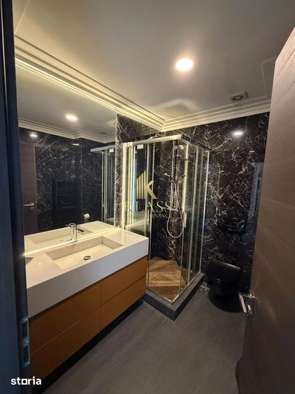 Apartament cu 4 camere decomandat în Tei