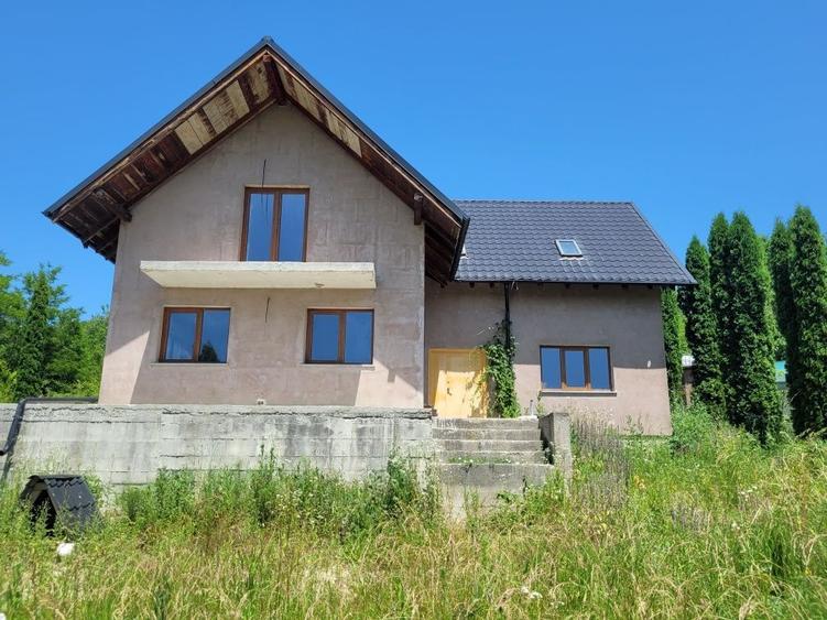Casă cu 4 camere în Podiș