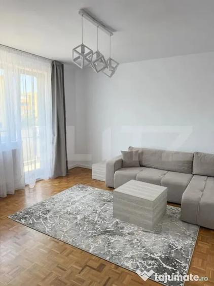 Apartament cu 3 camere decomandat în Central