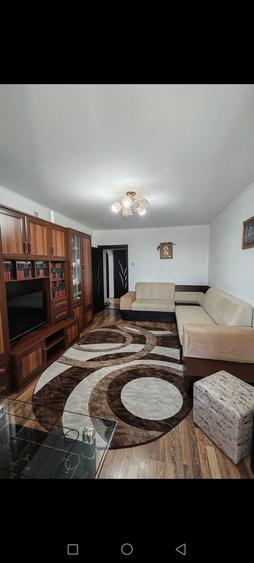Apartament cu 3 camere decomandat în Berceni