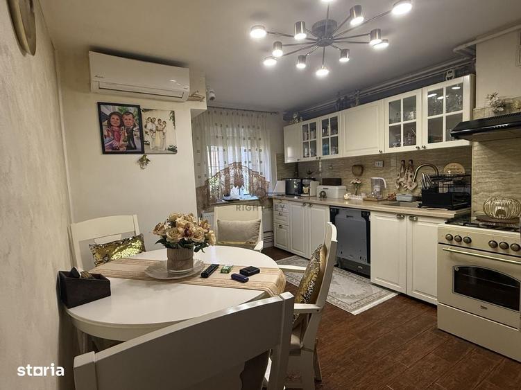 Apartament cu 4 camere decomandat în Central