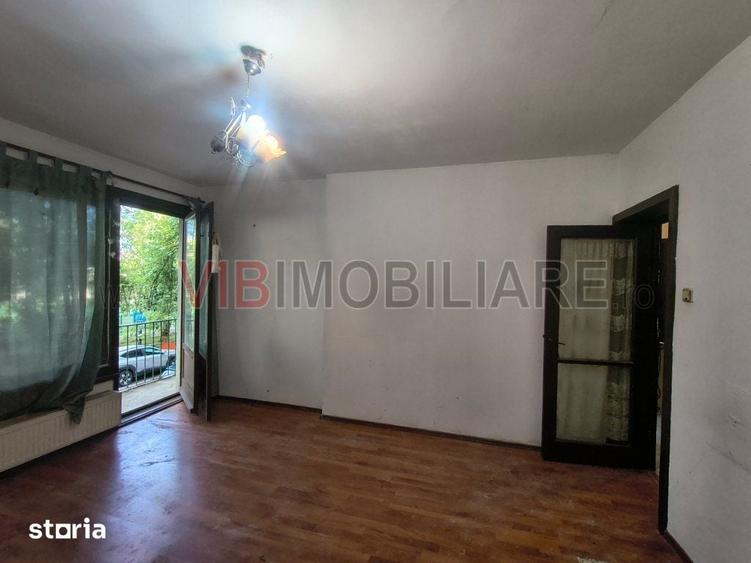 Apartament de vanzare - 2 camere, 44 mp, decomandat, nemobilat - zona - 4