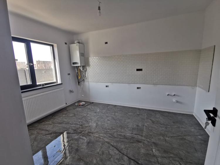 Casă individuală cu 3 camere cu Canalizare în Valu lui Traian