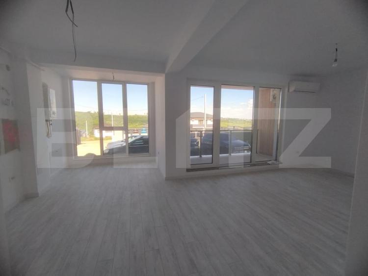 Apartament cu 2 camere decomandat în Rediu