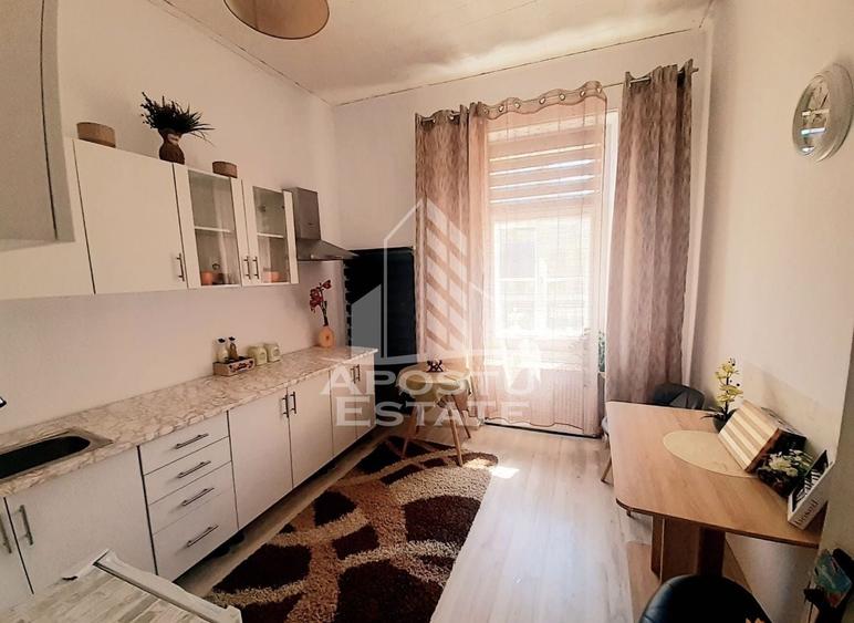 Apartament cu 5 camere decomandat, mobilat în Ultracentral