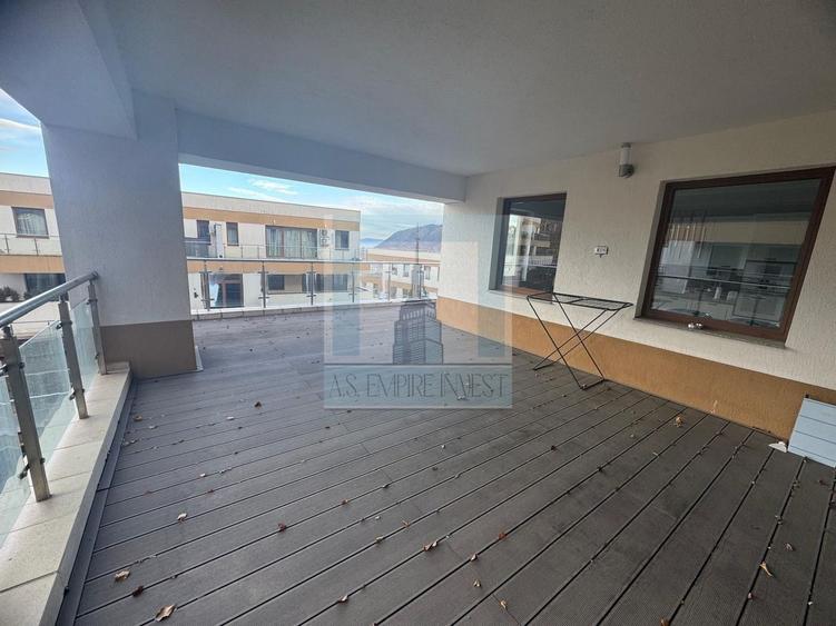 Apartament cu 3 camere decomandat, mobilat în Poiana Brașov